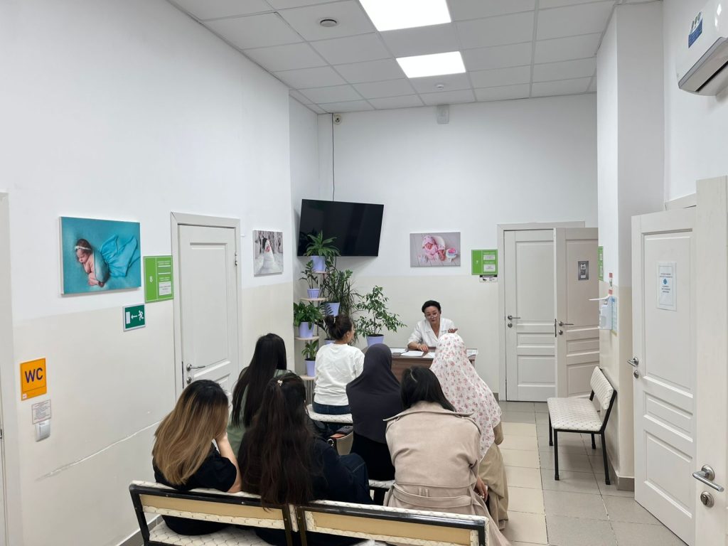 Занятие для беременных в Центре Женского Здоровья Салауатты Астана